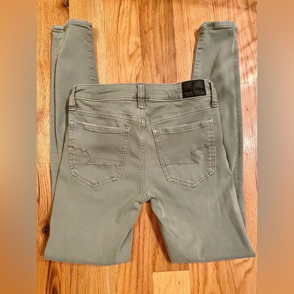 American Eagle skinny jeans - size 2